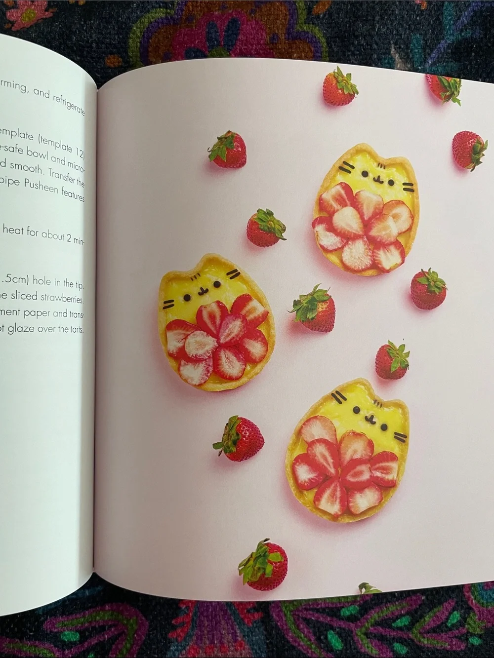 Pusheen Let's Bake! Cookbook - Pink Pastel Pastries Cakes 🧁 New Recipes Kawaii